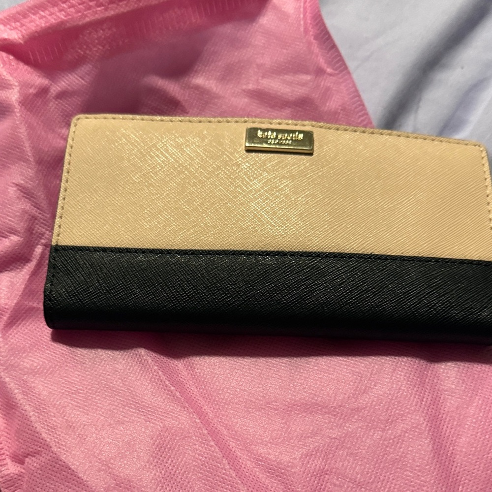 Kate Spade Black and Cream Wallet